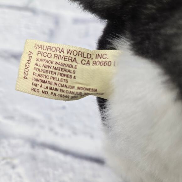 Miyoni Tots Aurora Realistic Husky Wolf Pup Plush Blue Eyes April 2024 10 inch - Picture 6 of 16